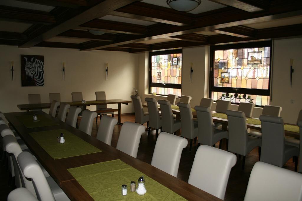 Hotel Restaurant Zum Schwanen Bruchköbel Екстериор снимка